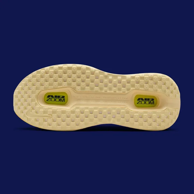 【NIKE 耐吉】慢跑鞋 Nike Vomero Premium  Alabaster 黃色 男鞋 HQ2050-701