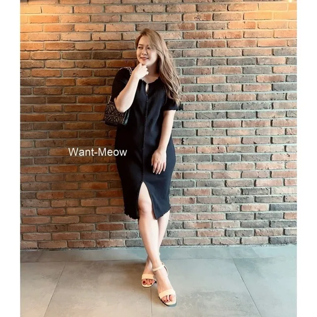 【Want-Meow】90公斤可穿/韓系顯瘦坑條假排扣捲邊螺紋長洋裝長裙(大碼/大尺碼/加大碼/孕婦裝/連身洋裝)