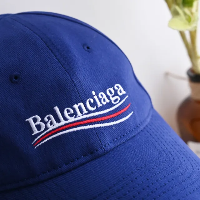 【Balenciaga 巴黎世家】潮流街頭風電繡LOGO棉質棒球帽(藍)