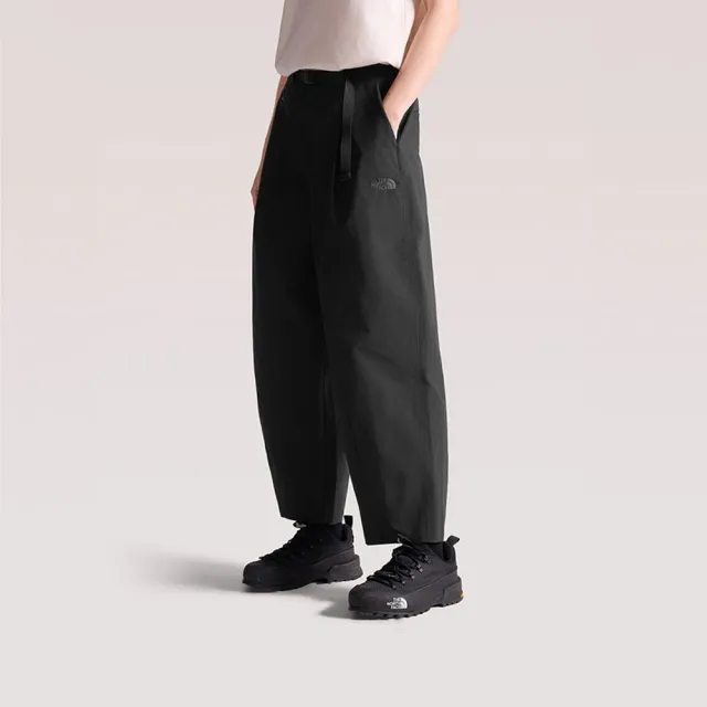 【The North Face】TNF 休閒 運動 防風附腰帶休閒長褲 W MATHER LW PANTS - AP 女 黑 (NF0A8FZWJK3)
