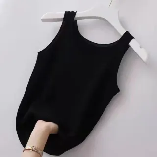 【Uicy】韓版薄款冰絲短版針織背心 小可愛背心衣服女裝上 V322