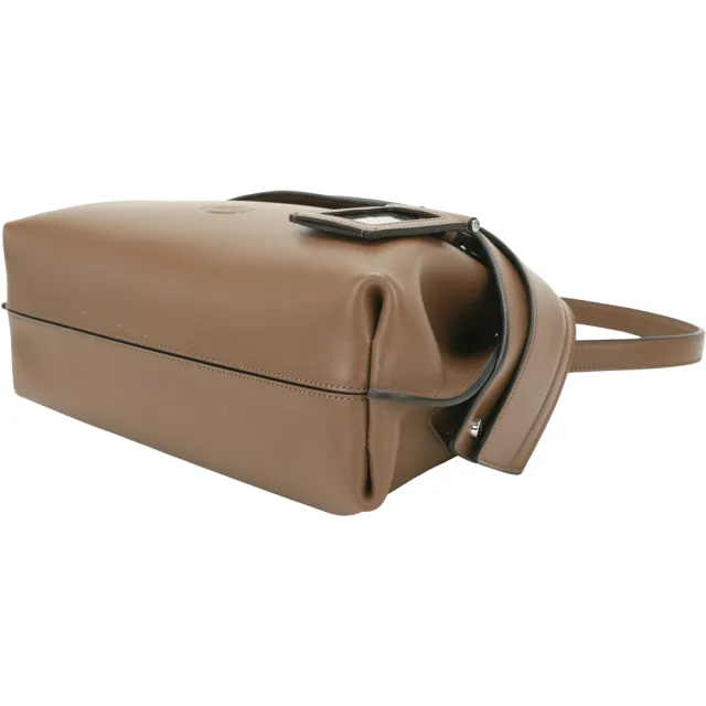 【TOD’S】TODS Wave 小款 字母壓印壓紋牛皮翻蓋拉鍊肩背包-棕色(義大利手工皮革)