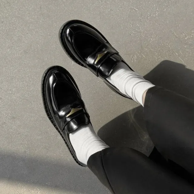 【2026】樂福鞋推薦ptt》10款高評價人氣品牌排行榜 | 好吃美食的八里人