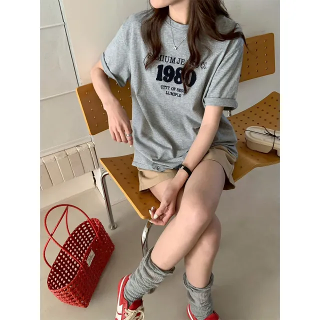 【buyer 白鵝】立體毛毛1980字母T 灰/米白