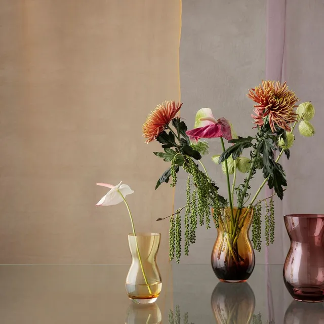 【北歐櫥窗】Holmegaard Calabas 漸層雙色花器（酒紅／琥珀、H 21cm）