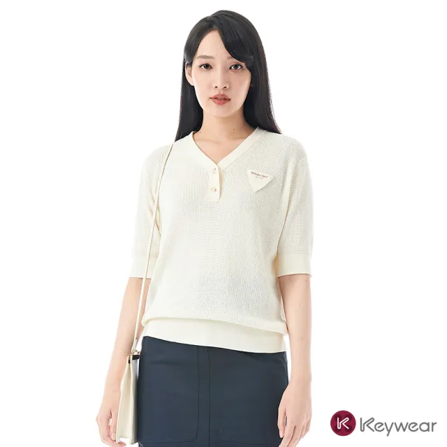 【KeyWear 奇威名品】V領貼標針織上衣