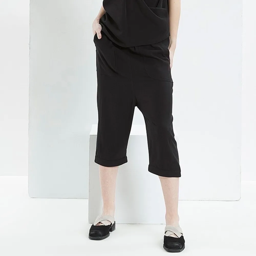 【ICHE 衣哲】Cop.Copine 法國原裝進口低奢光澤感簡約百搭中長七分褲