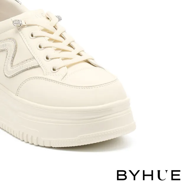 【BYHUE】率性時尚線條燙鑽彈力鞋帶牛皮軟芯厚底休閒鞋(銀)