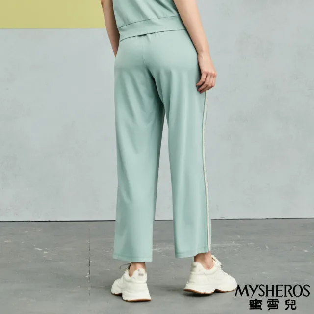 【MYSHEROS 蜜雪兒】造型直筒運動褲 鬆緊腰頭 字母閃鑽織帶拼接(灰綠)