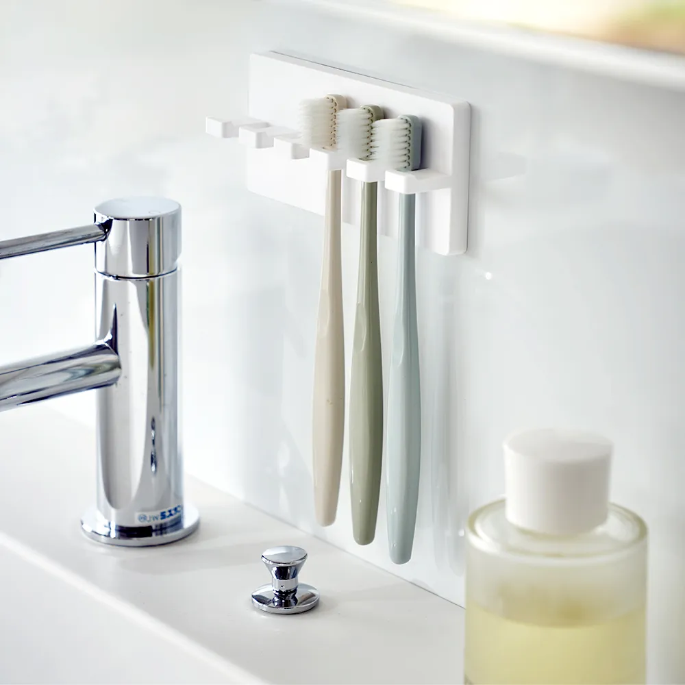 【YAMAZAKI 山崎】MIST極簡無痕壁掛式牙刷架-白(浴室收納/衛浴收納/牙刷架/無痕牙刷架/壁掛式牙刷架)