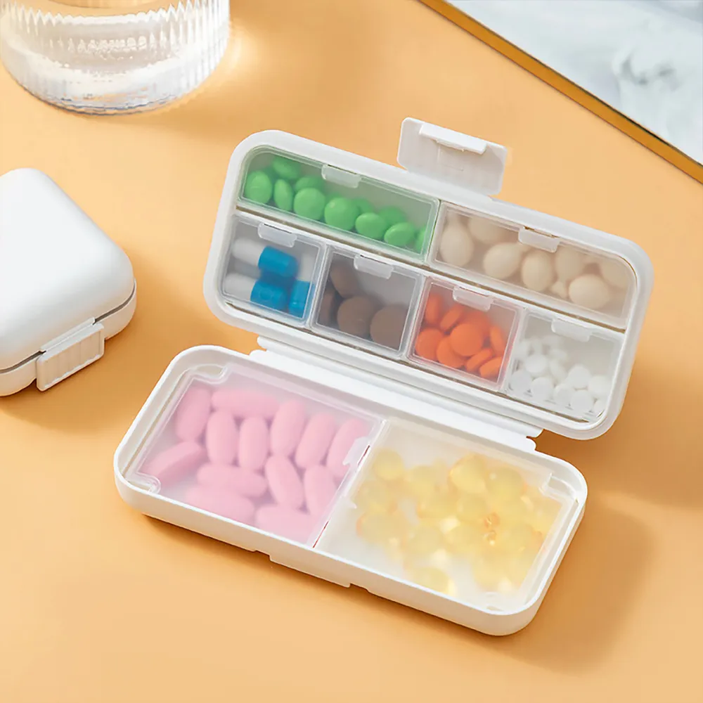 【茉家】食品級PP材質粉彩矽膠防潮分格藥盒(八格款1入)