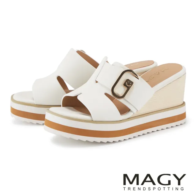 【MAGY】牛皮金屬裝飾厚底楔型涼拖鞋 白色
