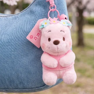 【Disney 迪士尼】正版授權櫻花系列12cm小熊維尼玩偶戀愛告白吊飾鑰匙圈(閨蜜女友女兒聖誕生日交換禮物）