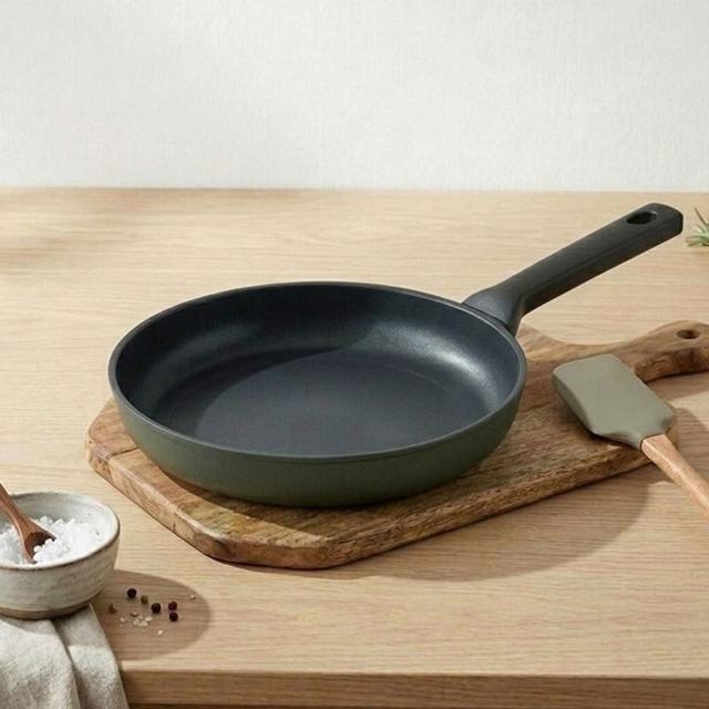【Sambonet】IUSE研選 義大利製 Titan 陶瓷不沾鍋 單柄平底鍋 28cm / Pro Green (IH爐可用鍋)