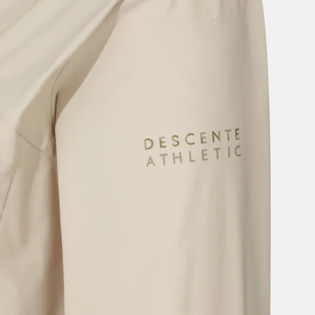 【DESCENTE】外套 女 運動連帽外套快排 WOMEN DRAWSTRING WIND BREAKER 米 SR122PWB21-BEIG