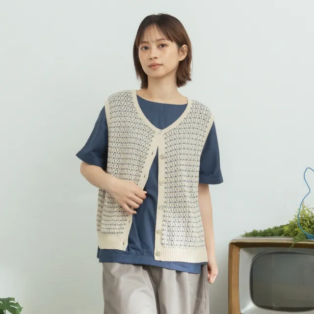 【MOSS CLUB】撞色條紋透氣排釦針織背心 藍 杏 灰(魅力商品)