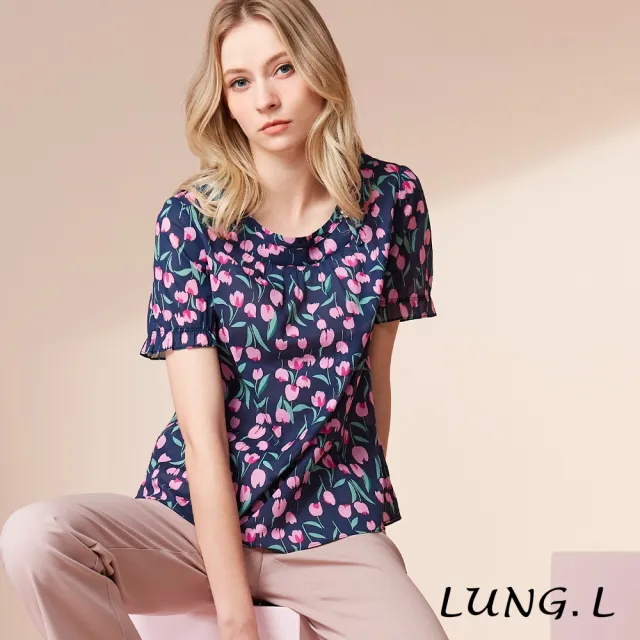 【LUNG.L 林佳樺】LW28A 深藍花卉印花荷葉袖棉質短袖上衣(加大尺碼)