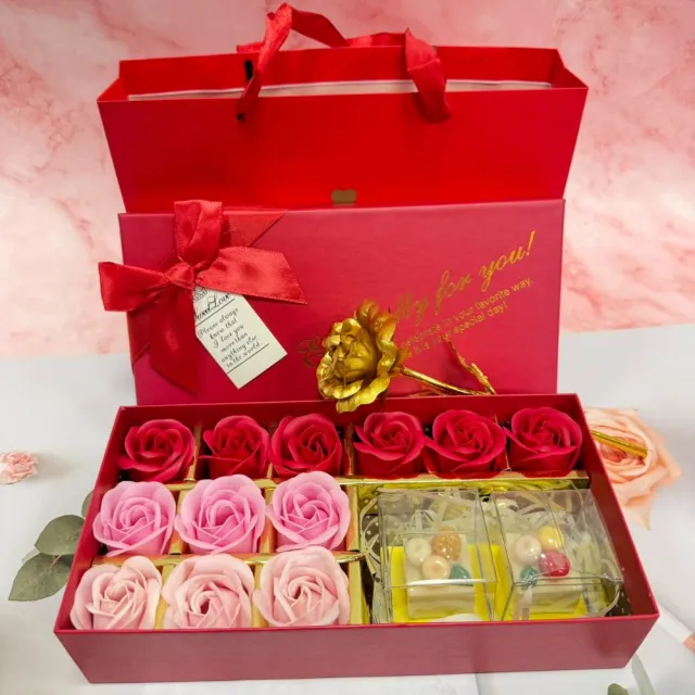 【A-ONE 匯旺】台灣製 黃莓果精油皂2入禮盒(附手提袋+紅香皂花12朵+金箔玫瑰花) 永生花香氛禮盒 結婚小禮