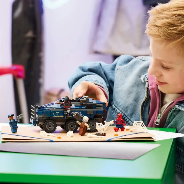 【LEGO 樂高】漫威超級英雄系列 76349 蜘蛛人囚車追逐戰(創意力遊戲 漫威 禮物 玩具)
