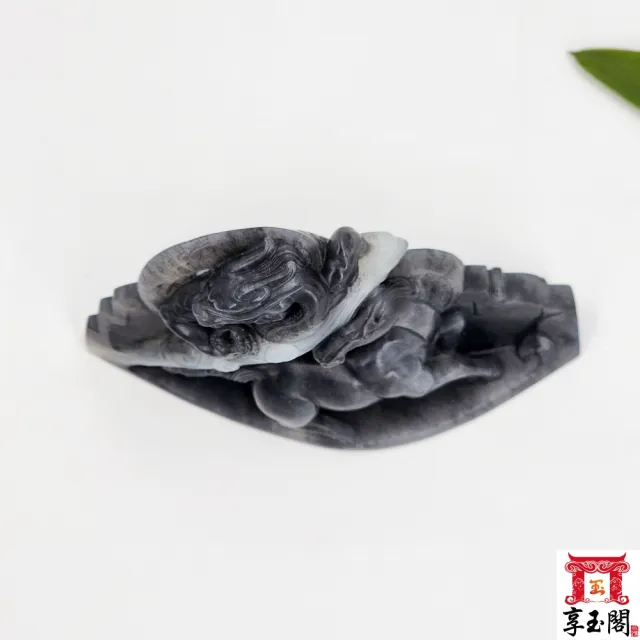 和田玉青花籽料(一線天龍馬精神)