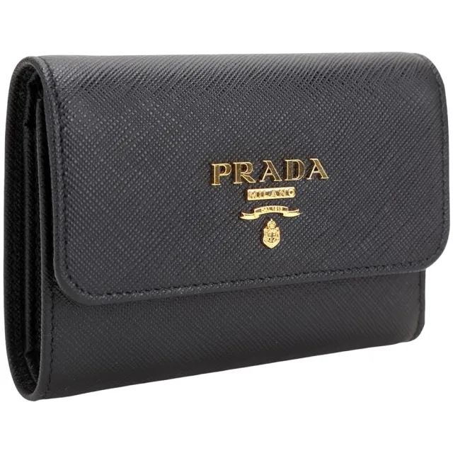 【PRADA 普拉達】Saffiano 浮刻字防刮牛皮三折釦式短夾-黑色
