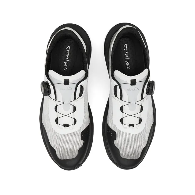 【Clarks】男鞋 微風跑-Zeph Run Rad男款織物旋鈕扣輕量厚底運動鞋 休閒鞋 增高鞋(黑色/灰色)(CLM87365C)