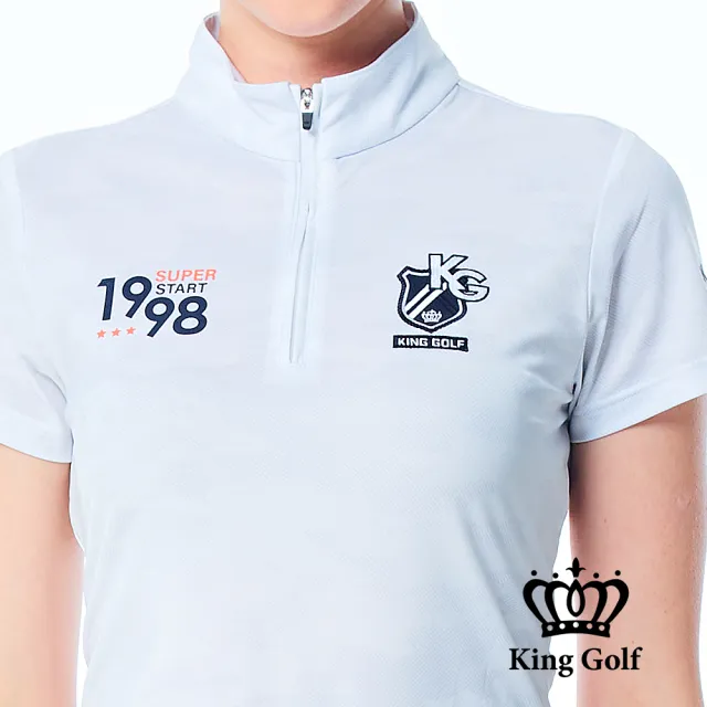【KING GOLF】網路限定款-女款迷彩底紋刺繡印花立領拉鍊POLO衫/高爾夫球衫-白色