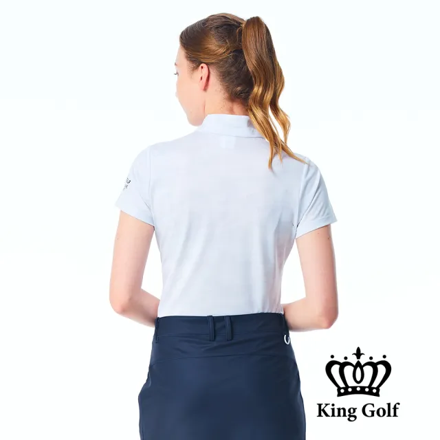 【KING GOLF】網路限定款-女款迷彩底紋刺繡印花立領拉鍊POLO衫/高爾夫球衫-白色