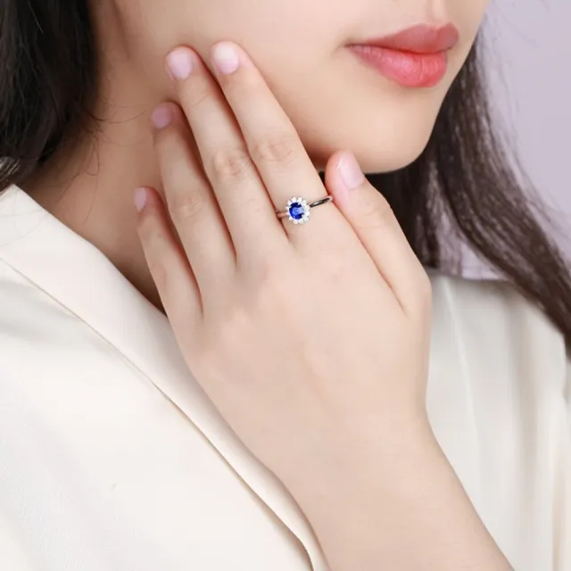 海斯珠寶 1.1克拉天然皇家藍寶石戒指 18K白金 黛妃款 圍鑲鑽石太陽花設計 橢圓形切割 璀璨耀眼