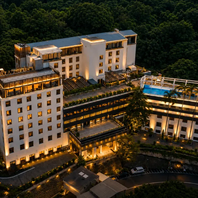 【好饗趣旅遊】北海岸3日遊★雙五星北投加賀屋(送微醺宵夜)+大地酒店(送雙人下午茶)★兩人一室單人券