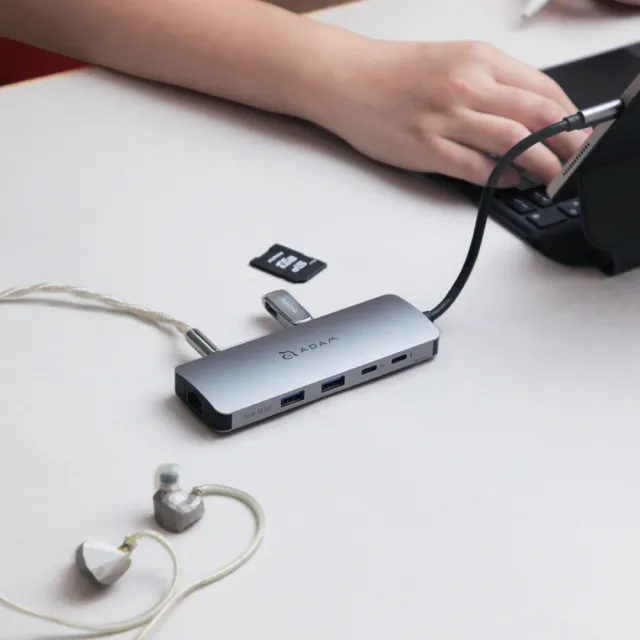 【ADAM 亞果元素】Hub SE10 USB-C 十合一多功能集線器(隨插即用)
