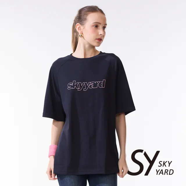 【SKY YARD】網路限定款-假兩件式寬鬆版型LOGO印花上衣-黑色