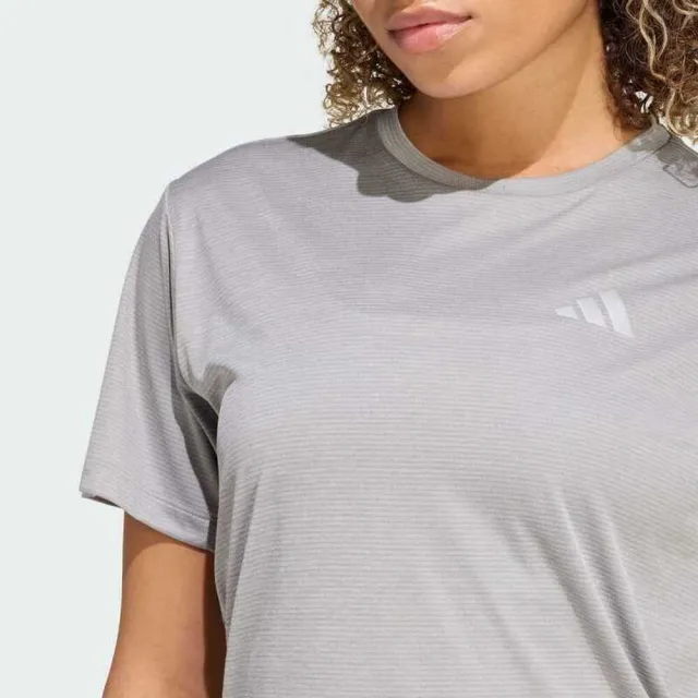 【adidas 愛迪達】運動 休閒 短袖 T恤 女上衣 Run Ess Tee W(KA0227)
