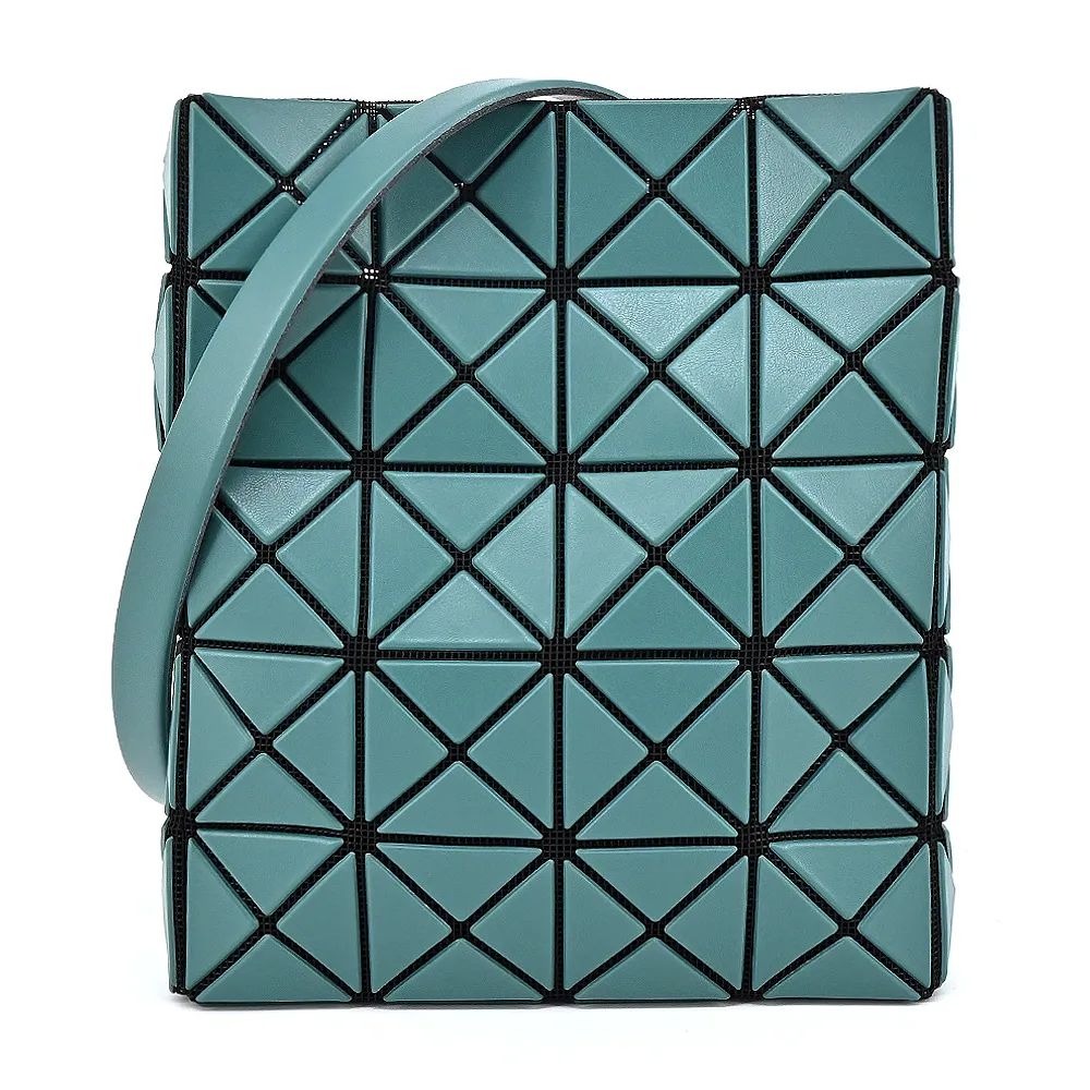 ISSEY MIYAKE 三宅一生】PRISM MATTE系列7x7手提包(多色選) - momo購物