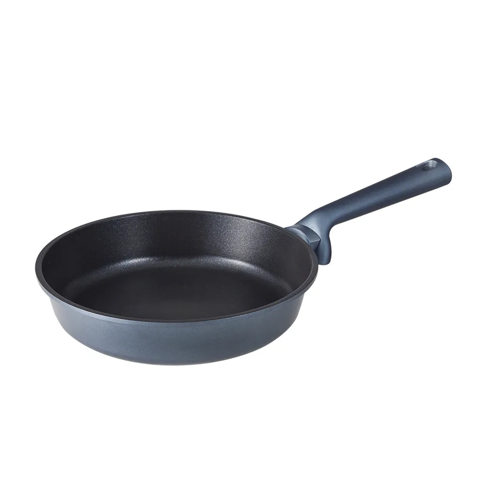 【CorelleBrands 康寧餐具】WORLD KITCHEN 藍寶石鑄造不沾平煎鍋24cm