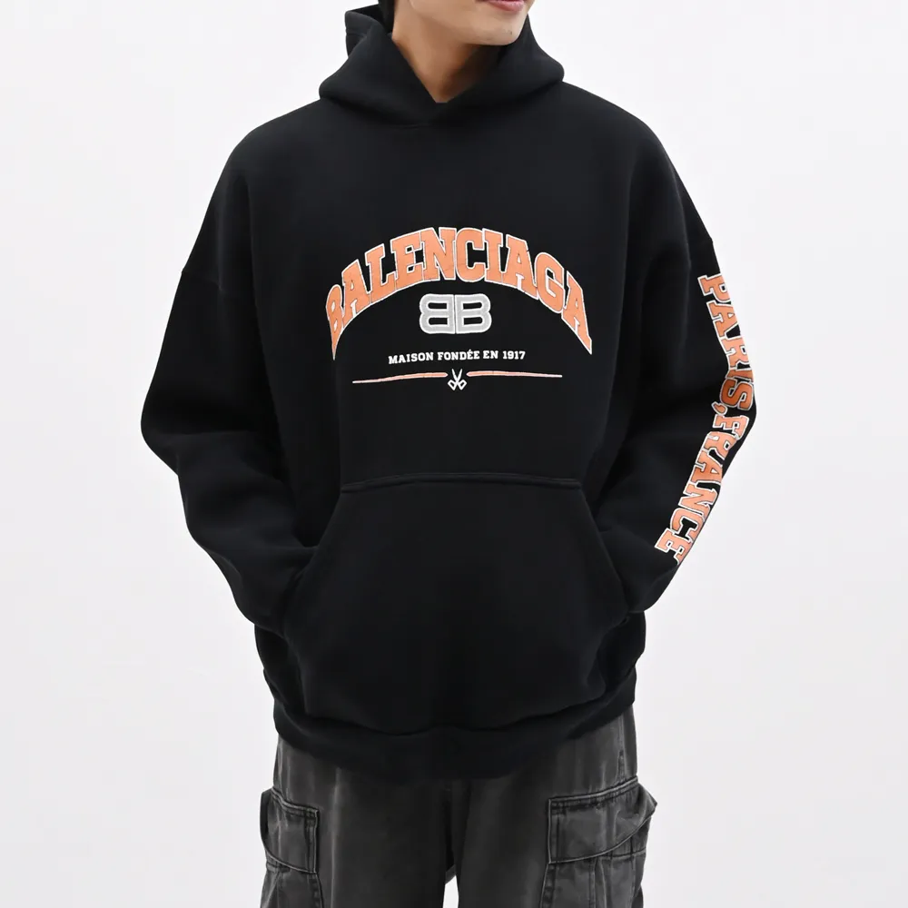 【Balenciaga 巴黎世家】經典LOGO內刷毛寬鬆連帽厚長袖上衣(黑)