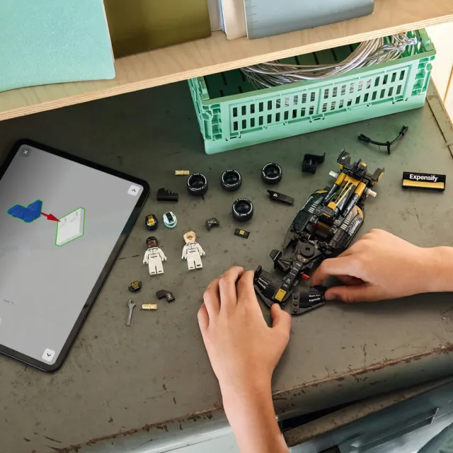【LEGO 樂高】極速賽車系列 77252 《F1 電影》APXGP 車隊賽車(賽車模型 居家擺設 積木 玩具)