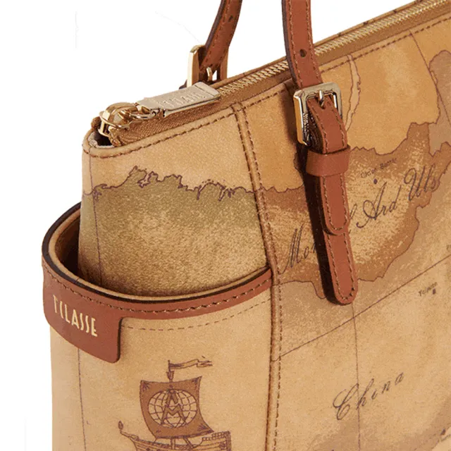 【Alviero Martini】義大利地圖包 雙把長揹肩包28cm(地圖黃)