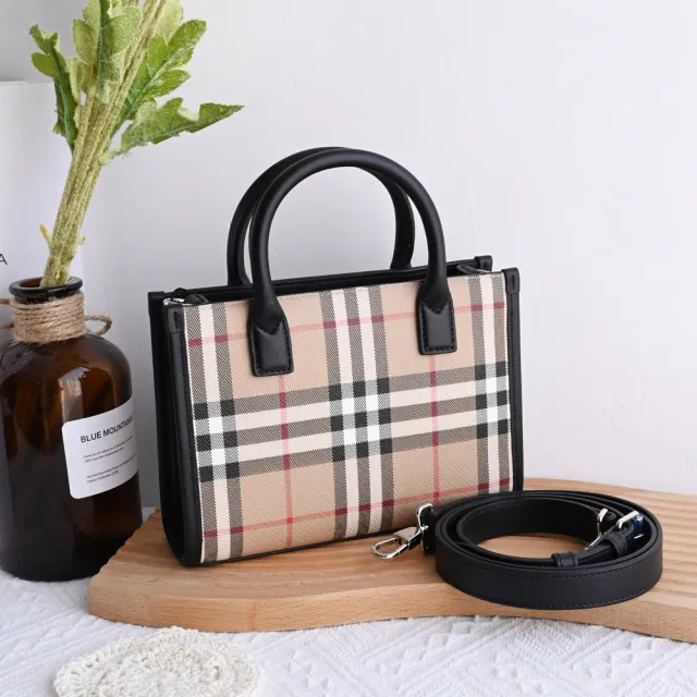 【BURBERRY 巴寶莉】英系經典格紋迷你手提包斜背包兩用包(卡其/黑邊)