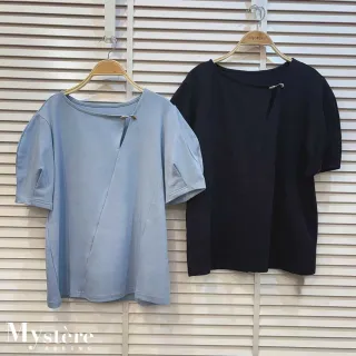 【my stere 我的時尚秘境】立體公主袖別針斜領上衣 兩色可選 澎澎袖上衣 斜肩上衣 造型上衣