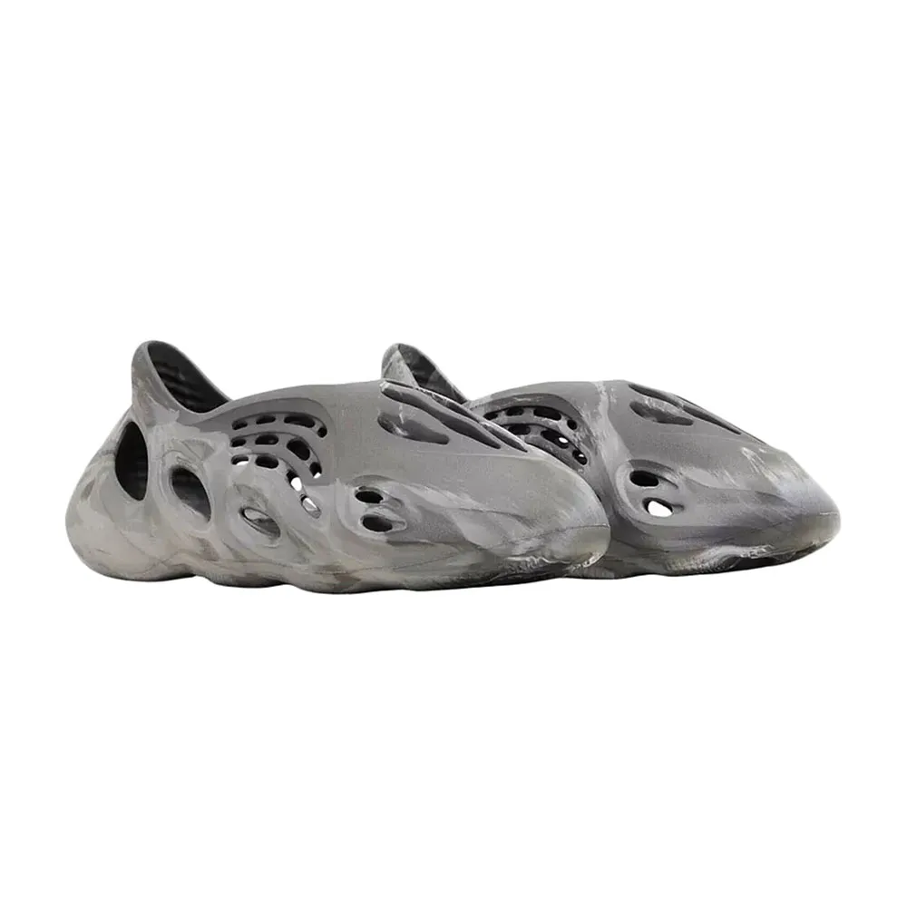 【adidas 愛迪達】Adidas Yeezy Foam Runner Mx Granite 水泥灰 IE4931(涼鞋 拖鞋 涼拖鞋 休閒鞋 男鞋)