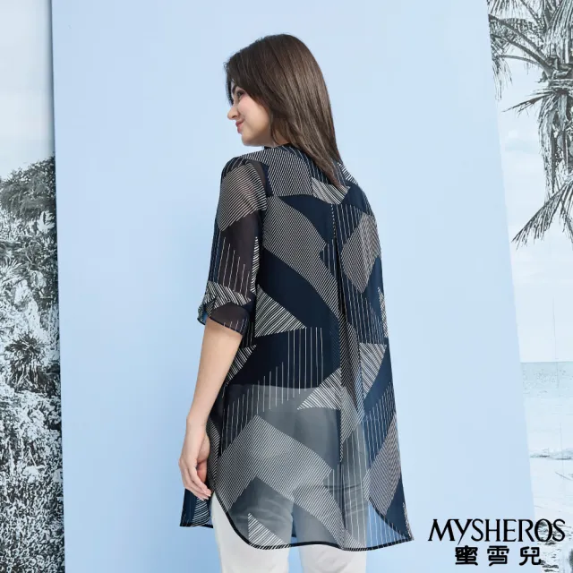 【MYSHEROS 蜜雪兒】透膚長版罩衫 側開岔幾何線條(丈青)