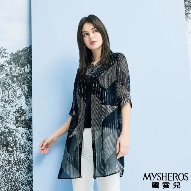 【MYSHEROS 蜜雪兒】透膚長版罩衫 側開岔幾何線條(丈青)