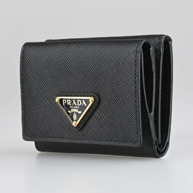 【PRADA 普拉達】PRADA Saffiano 防刮牛皮搭金屬三角牌壓釦3卡迷你三折短夾(迷你/黑)
