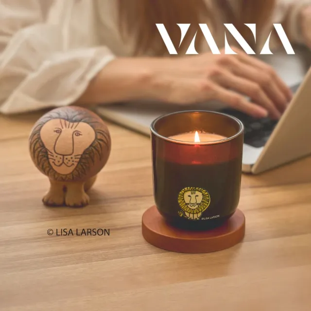 【VANA】Lisa Larson 聯名系列 Soothing Leo蠟燭250g|清爽檸檬調|天然植物蠟|