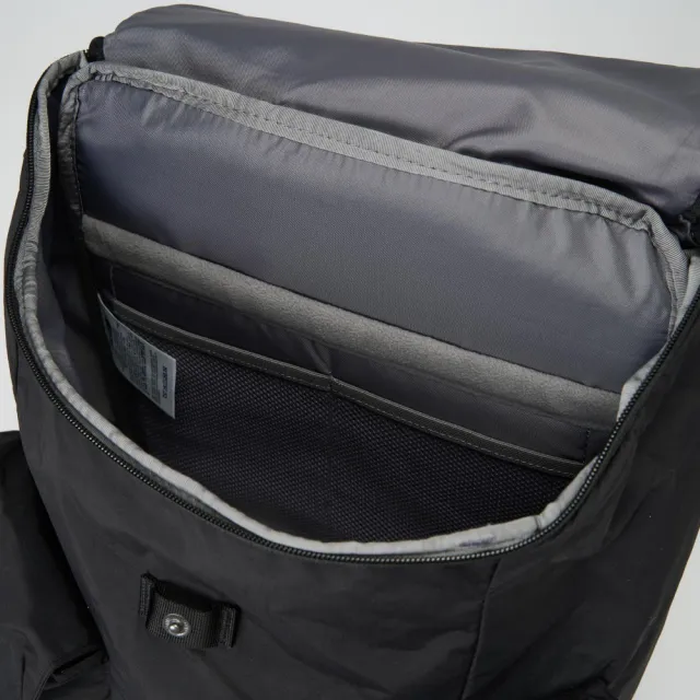 【The North Face】北面男女款黑色大容量休閒後背包｜8EERJK3(筆電包/登山包)