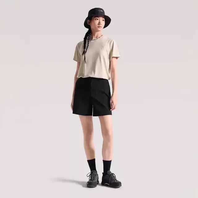 【The North Face】北面女款黑色DWR防潑水短褲｜8DFMJK3