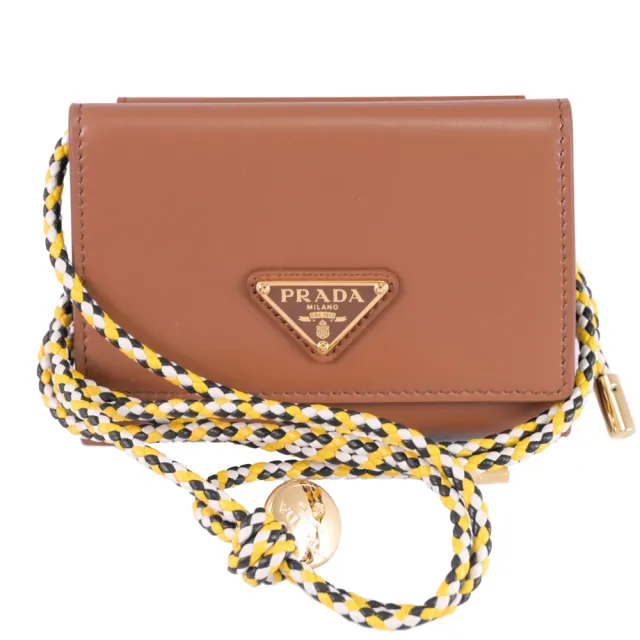 【PRADA 普拉達】經典三角LOGO鍊條掛飾L型鈔票零錢短夾(咖)