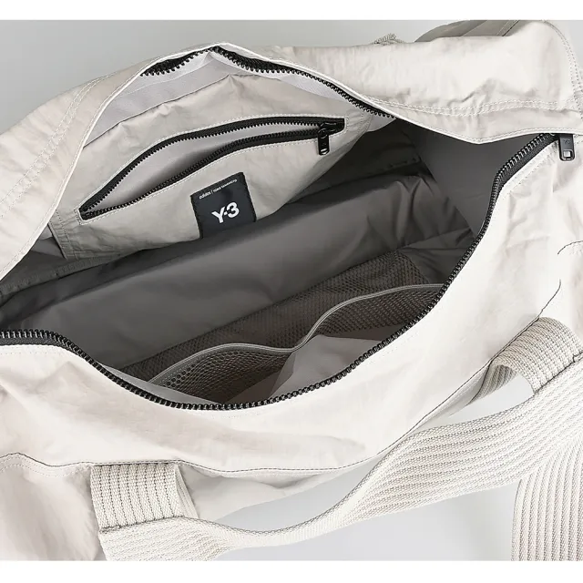 【Y-3 山本耀司】Y-3側邊矽膠LOGO皺褶防水尼龍隱藏式雙拉鍊肩背/手提旅行袋(淺棕)