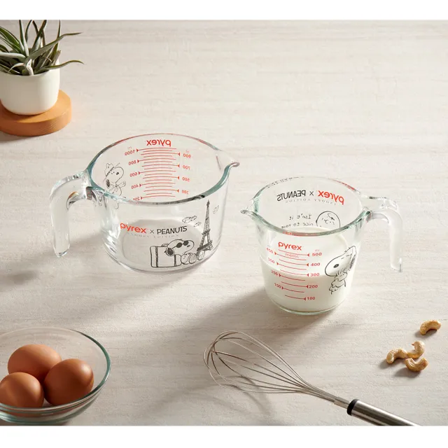 【CorelleBrands 康寧餐具】Pyrex Snoopy 單耳量杯1000ML
